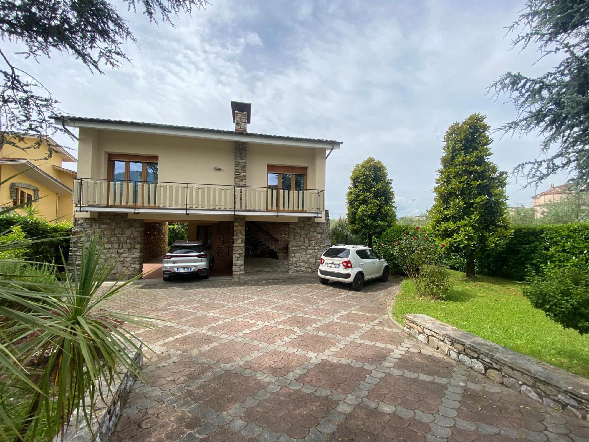 Villa Anna With Pool And Lift Capannori Exterior foto